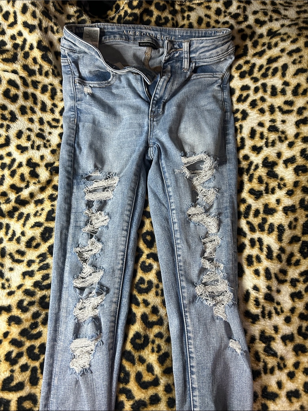American Eagle Outfitters Light Wash Distressed Skinny Jeans